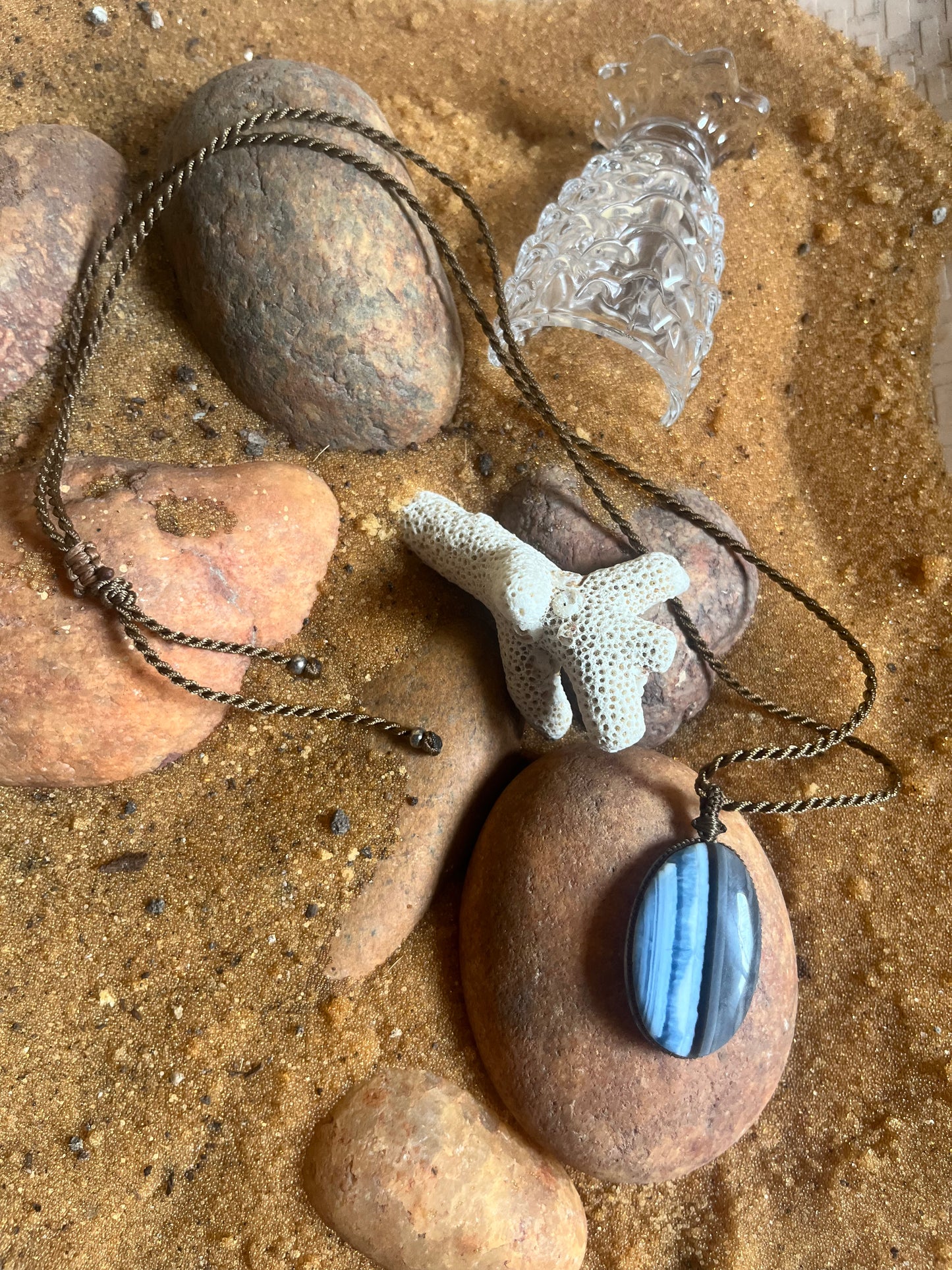 Mixed white-blue-grey AGATE Pendant - With adjustable macrame cord