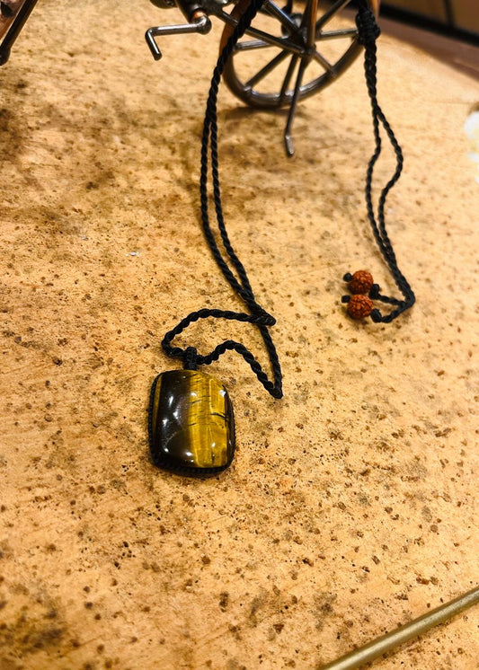 TIGER EYE Pendant in Macrame cord