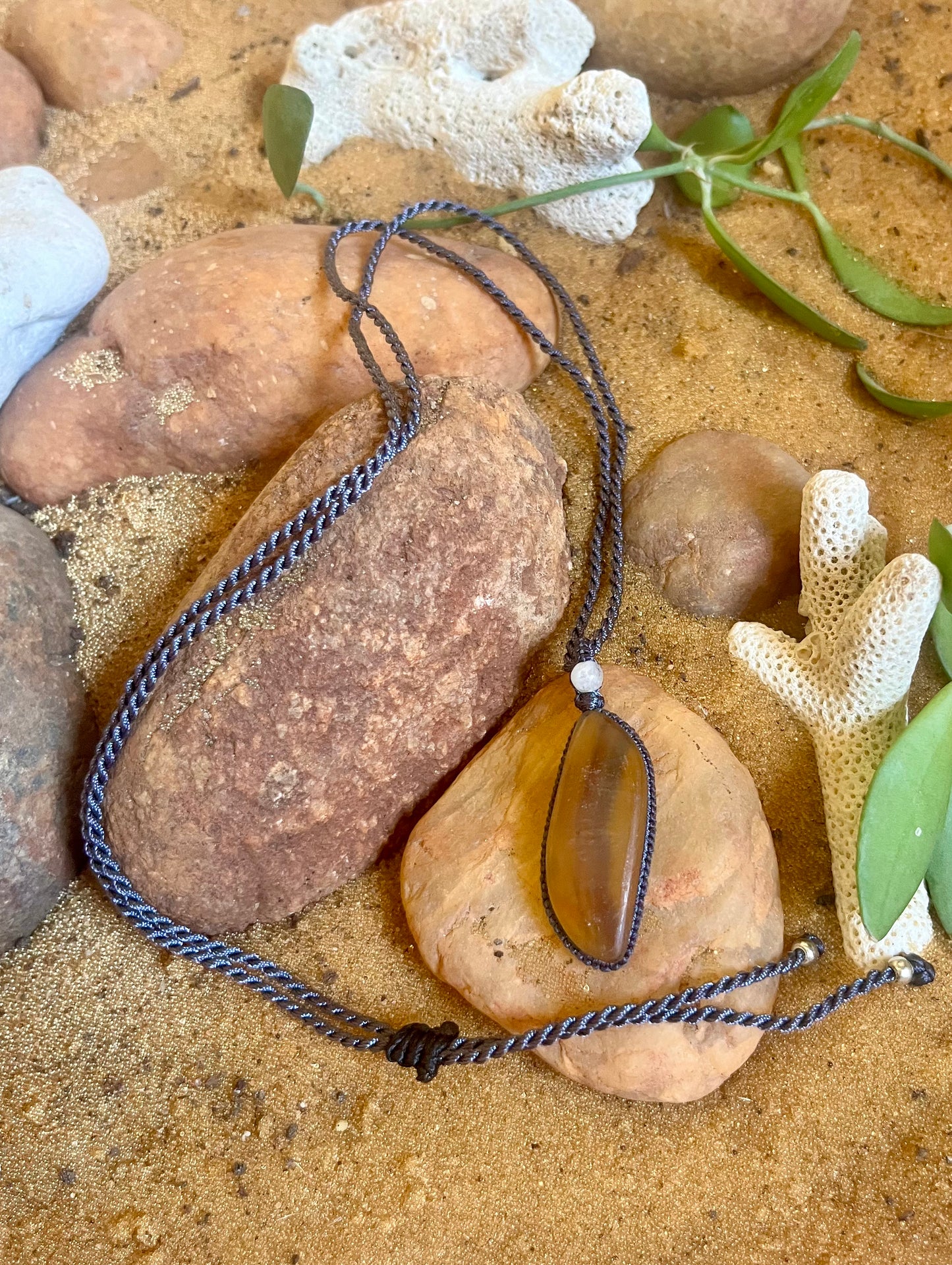 Florite shades of rainbow pendant - With adjustable macrame cord