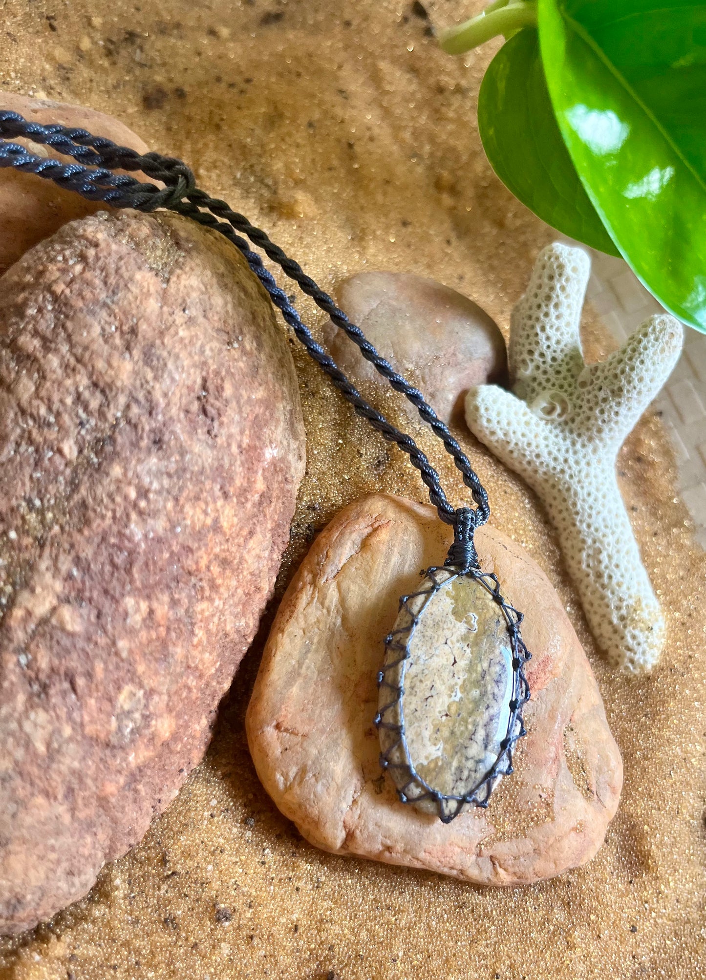 PICTURE JASPER	Earthy/Art Pendant - With adjustable macrame cord