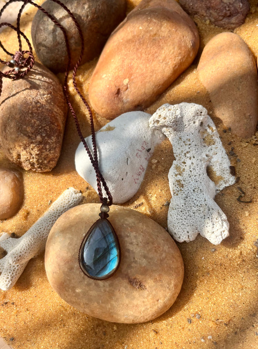 Labradorite peacock green/blue  Pendant - With adjustable macrame cord